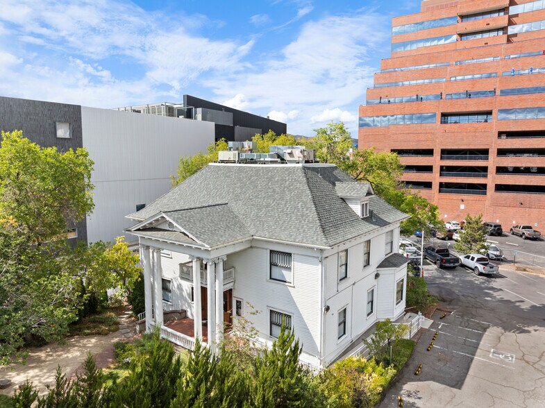 121 California Ave, Reno, NV à vendre - Photo de l’immeuble – Image 2 sur 7