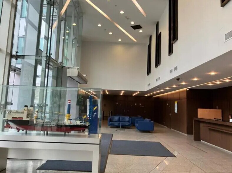 8 Avenue De Lunca, Montigny-le-Bretonneux à louer - Hall d’entrée – Image 2 sur 5