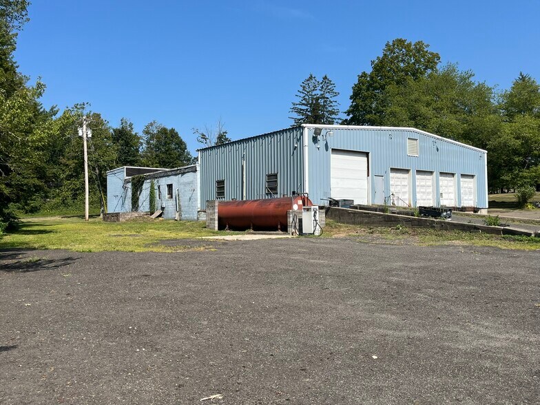 644 Amity Rd, Bethany, CT à louer - Photo de l’immeuble – Image 2 sur 7