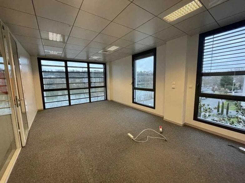 Bureau dans Lyon à louer - Photo de l’immeuble – Image 3 sur 8