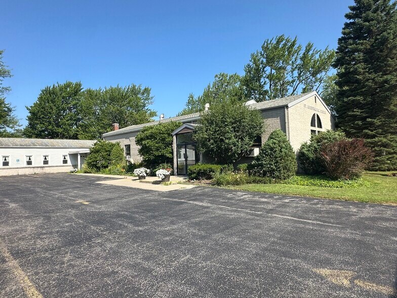 8700 Goodrich Rd, Clarence Center, NY à vendre - Photo principale – Image 1 sur 45