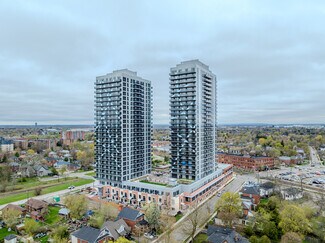 Plus de détails pour 45 Railroad St, Brampton, ON - Bureau/Local commercial à louer