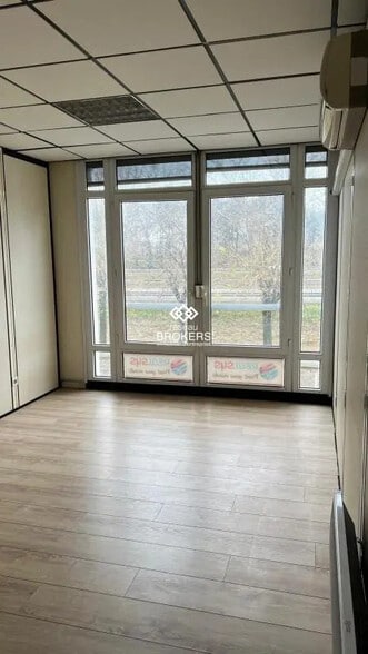 Bureau dans Saint-Martin-le-Vinoux à vendre - Photo de l’immeuble – Image 2 sur 14
