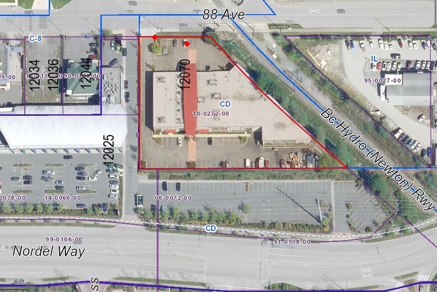 12070 88 Ave, Surrey, BC à vendre - Photo principale – Image 1 sur 32