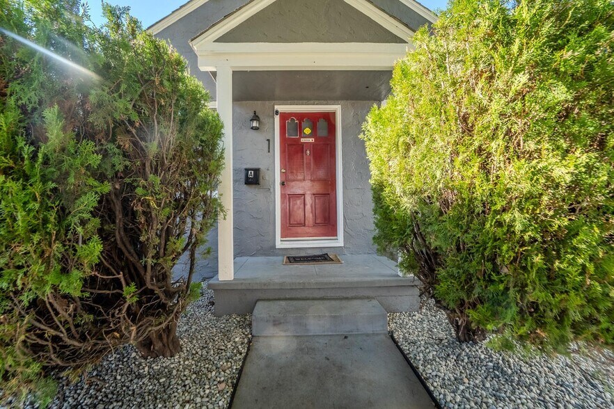 Oak and C St Multifamily Portfolio Sale portefeuille de 2 biens à vendre sur LoopNet.fr - Photo de l’immeuble – Image 3 sur 25