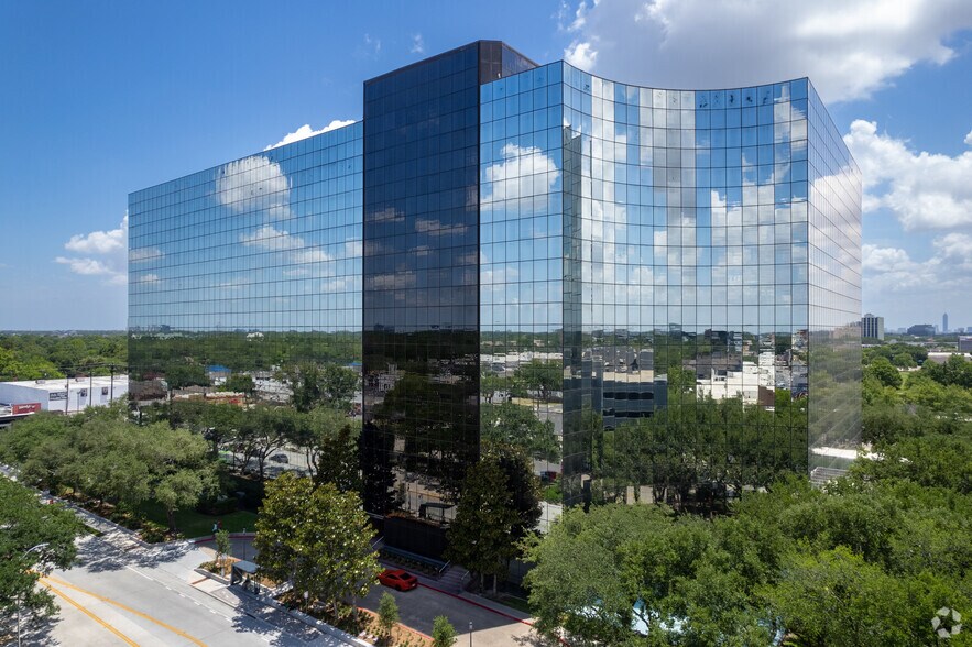 10777 Westheimer Rd, Houston, TX à louer - Photo de l’immeuble – Image 3 sur 15