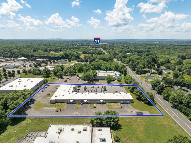 72 Shaker Rd, Enfield, CT à louer - Photo de l’immeuble – Image 3 sur 9