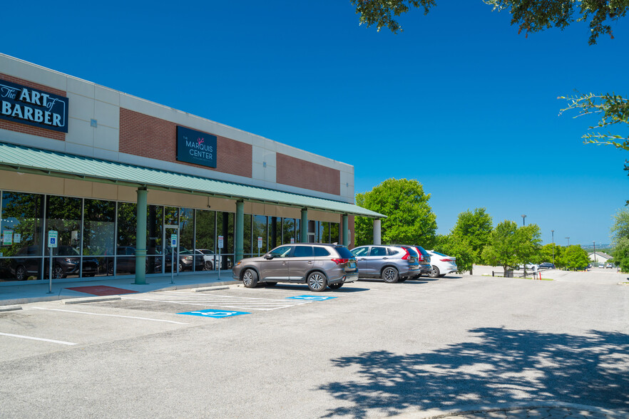 5638 W Hausman Rd, San Antonio, TX à louer - Photo de l’immeuble – Image 3 sur 3