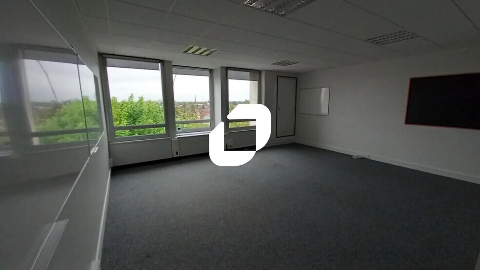Bureau dans Marcq-en-Baroeul à louer - Photo de l’immeuble – Image 3 sur 12