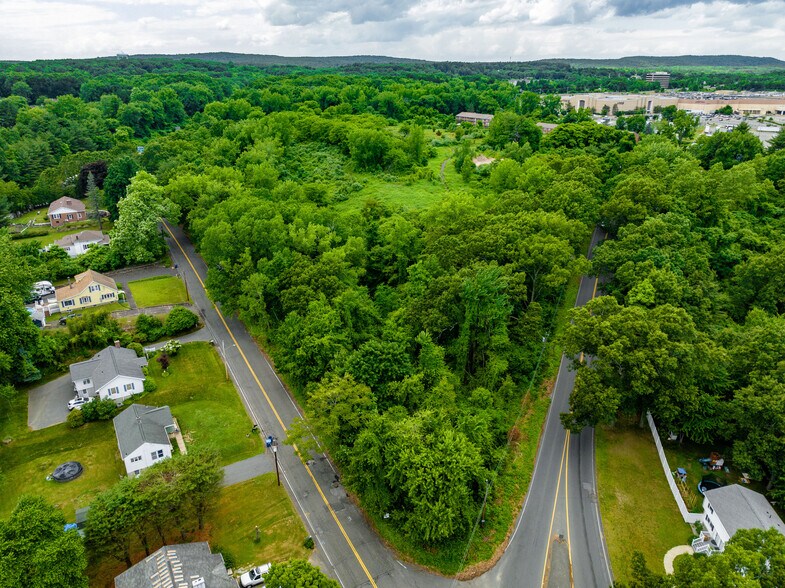 89 Whitney Ave, West Springfield, MA à vendre - Aérien – Image 2 sur 10