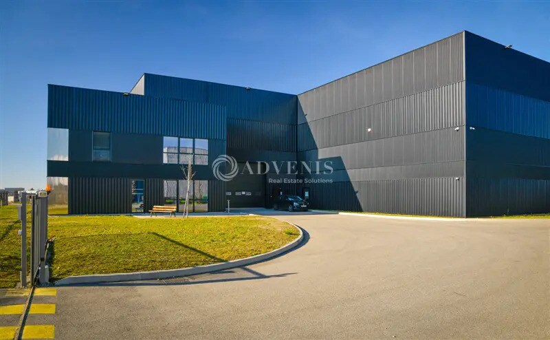 Industriel/Logistique dans Genas à louer - Photo de l’immeuble – Image 3 sur 12