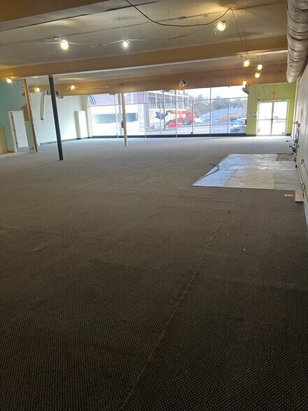 235 S Broadway Ave, Tyler, TX à louer - Photo intérieure – Image 3 sur 3