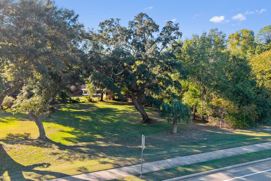 Cowan Rd, Gulfport, MS à vendre - Photo de l’immeuble – Image 1 sur 16