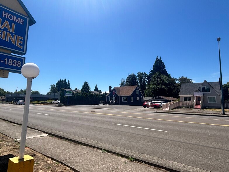 4131 River Rd N, Salem, OR à louer - Photo de l’immeuble – Image 3 sur 14
