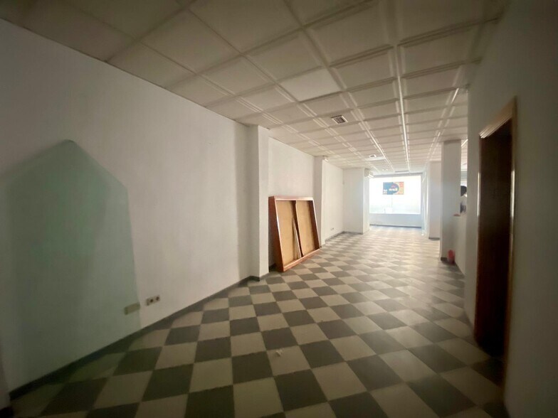 Local commercial dans Córdoba, Córdoba à vendre - Photo de l’immeuble – Image 3 sur 5