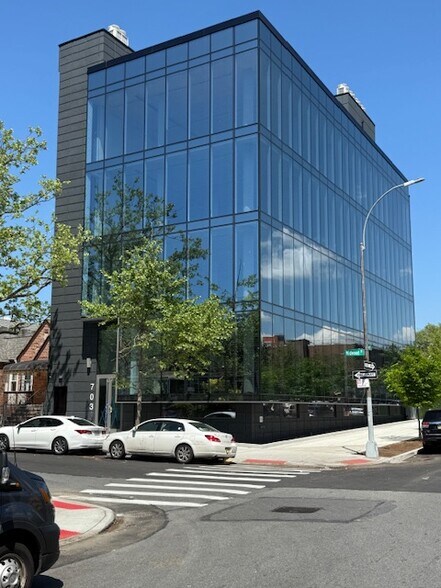 510 Troy Ave, Brooklyn, NY à louer - Photo de l’immeuble – Image 2 sur 4