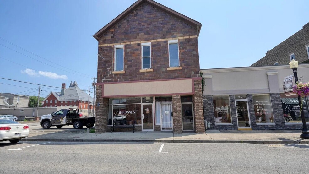 160 S 2nd St, Byesville, OH à vendre - Photo principale – Image 1 sur 1