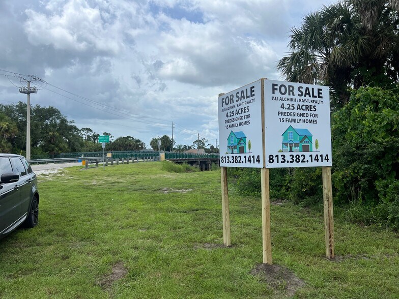 1898 Hillsborough Blvd, North Port, FL à vendre - Photo principale – Image 1 sur 7