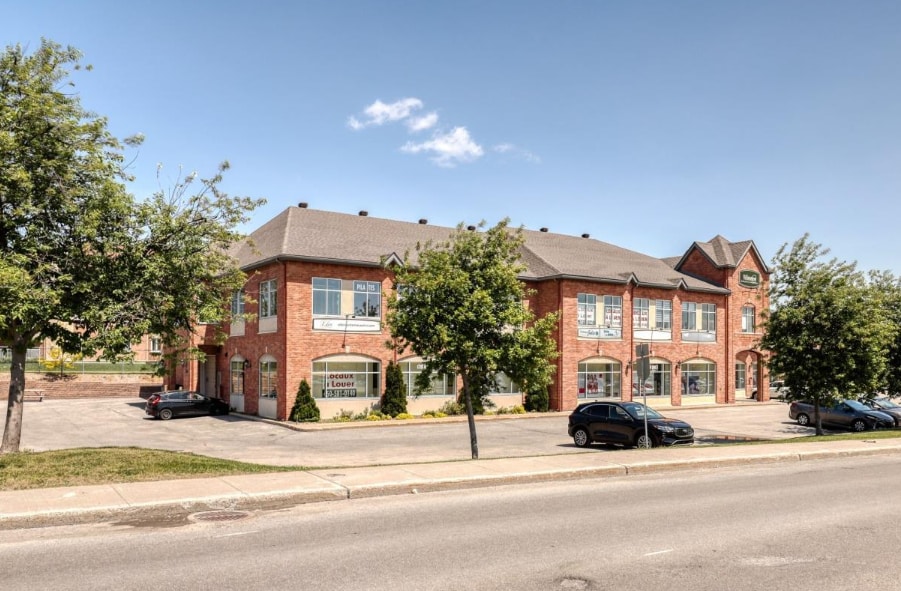 123 Boul Industriel, Repentigny, QC à louer Photo de l’immeuble– Image 1 sur 2