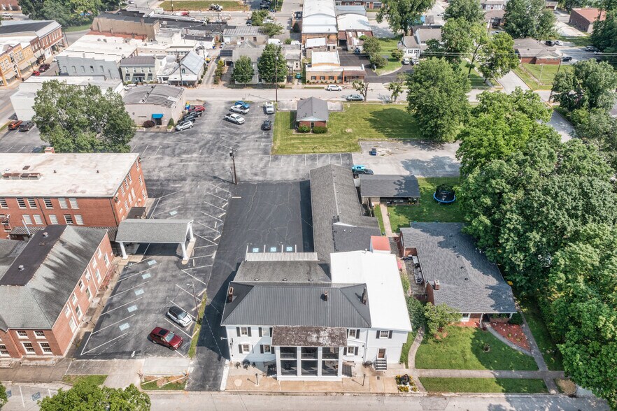151 E 6th St, Russellville, KY à vendre - Photo de l’immeuble – Image 2 sur 2