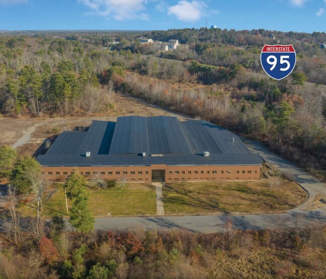 16 Carleton Dr, Georgetown, MA à louer - Photo de l’immeuble – Image 1 sur 6