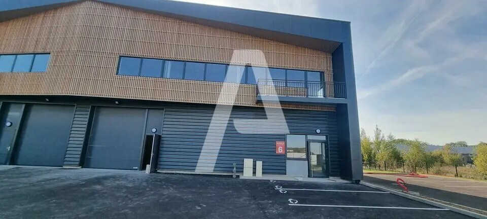 Local d'activités dans Moissy-Cramayel à vendre Photo de l’immeuble– Image 1 sur 6