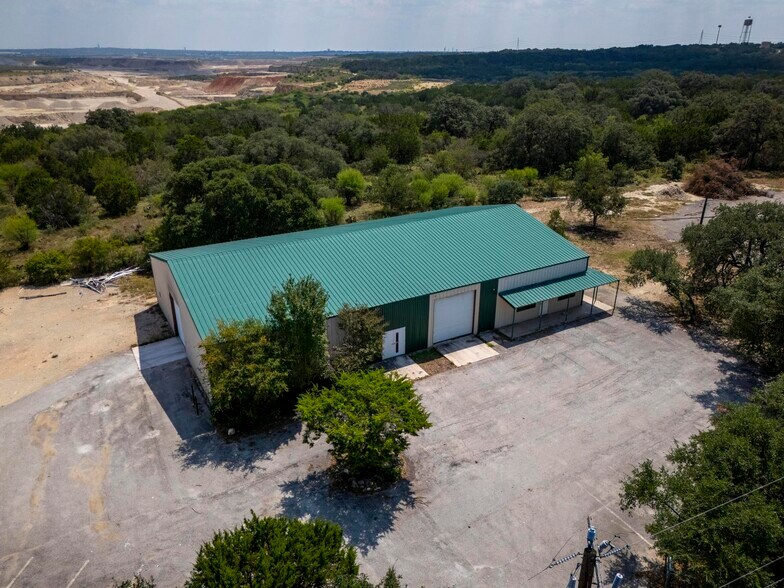 9324 Schoenthal Rd, San Antonio, TX à vendre - Photo de l’immeuble – Image 3 sur 39