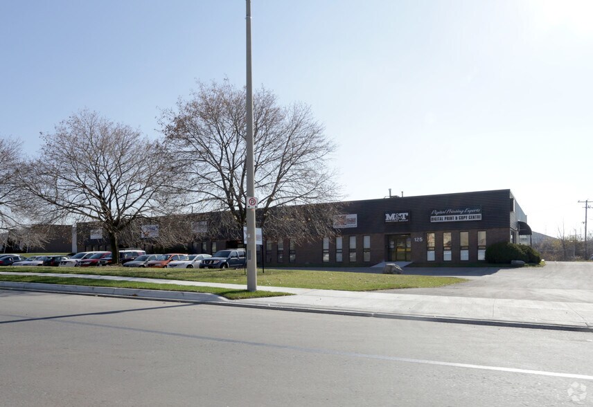 125-129 Sheldon Dr, Cambridge, ON à louer - Photo de l’immeuble – Image 2 sur 4