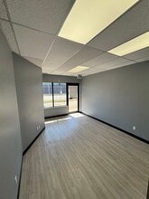 14444-14456 118 Ave NW, Edmonton, AB à louer Photo intérieure– Image 2 sur 5