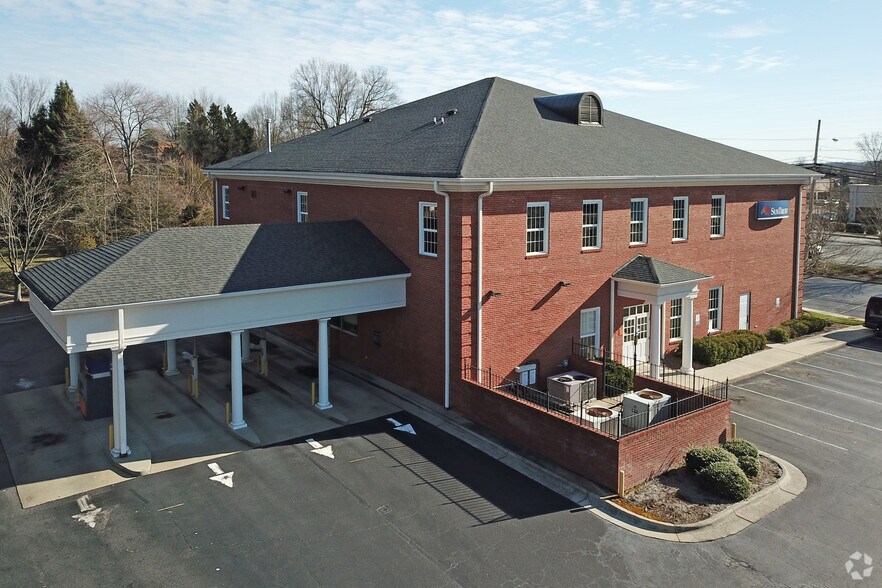 1301 Eastchester Dr, High Point, NC à louer - Aérien – Image 2 sur 5