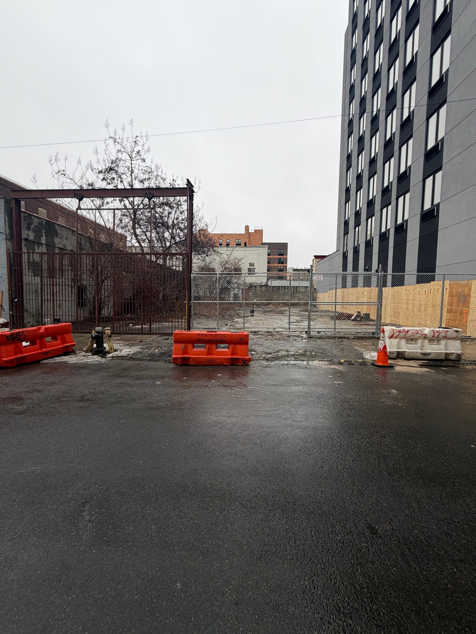 447 E 166th St, Bronx, NY à louer Photo principale– Image 1 sur 5