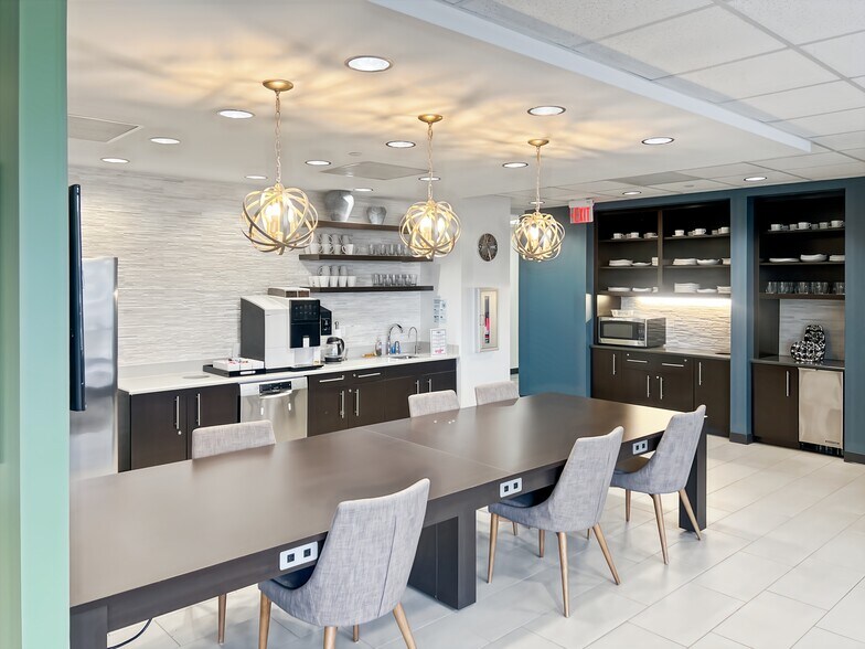 4250 N Fairfax Dr, Arlington, VA à louer - Photo intérieure – Image 2 sur 15