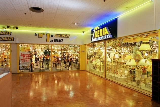 Local commercial dans Vélizy-Villacoublay à louer - Photo de l’immeuble – Image 1 sur 4