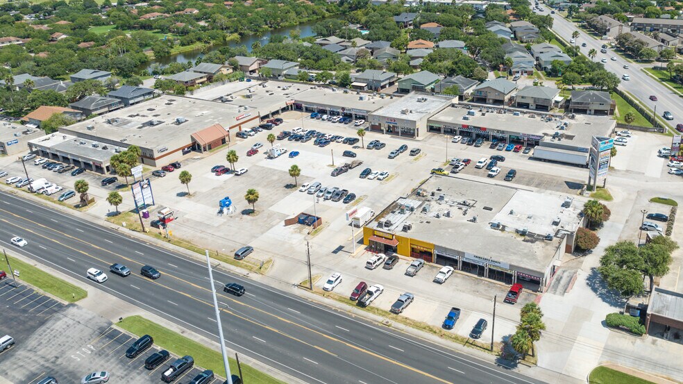 2033 Airline Rd, Corpus Christi, TX à louer - Photo de l’immeuble – Image 1 sur 11