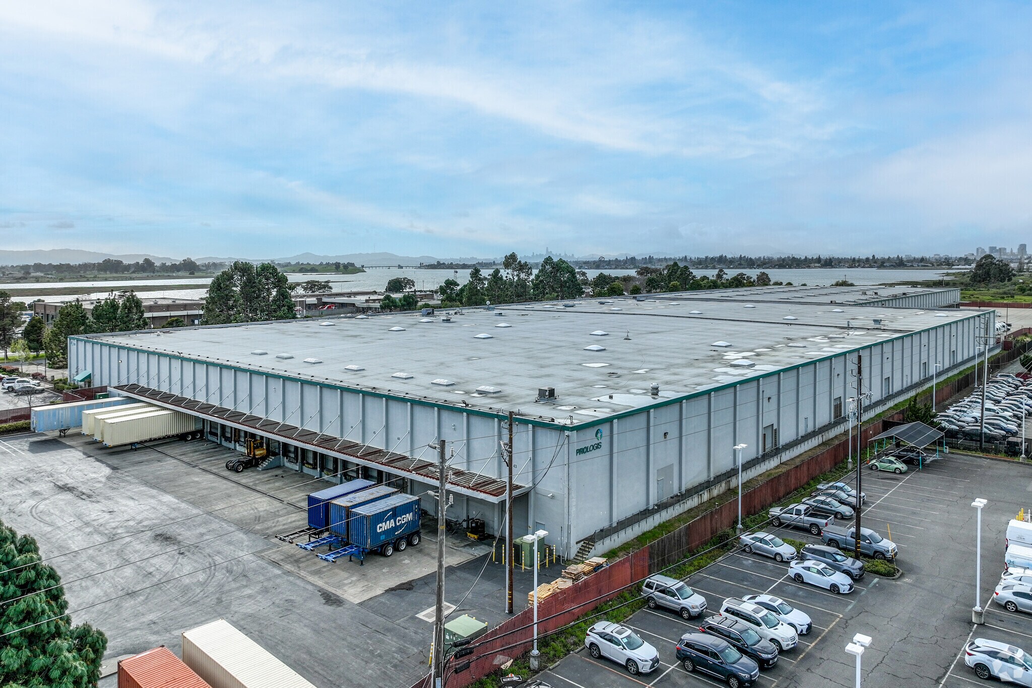 7200-7240 Edgewater Dr, Oakland, CA à louer Photo de l’immeuble– Image 1 sur 27