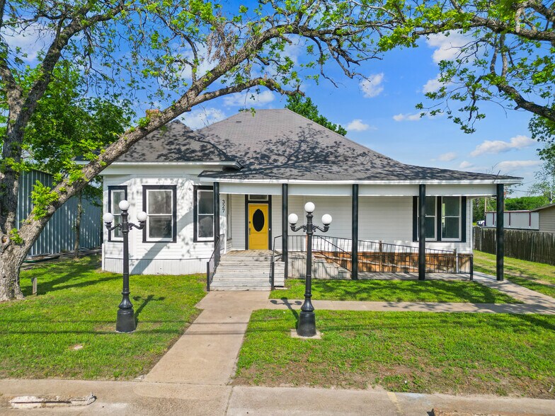 327 S Robb St, Trinity, TX à vendre - Photo de l’immeuble – Image 1 sur 17