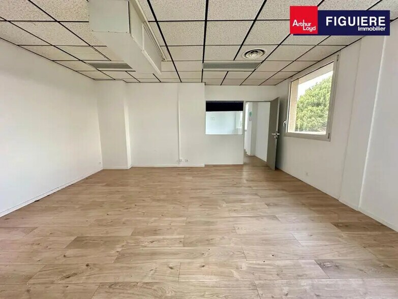 75 Rue Marcelin Berthelot, Aix-en-Provence à vendre - Photo de l’immeuble – Image 3 sur 8