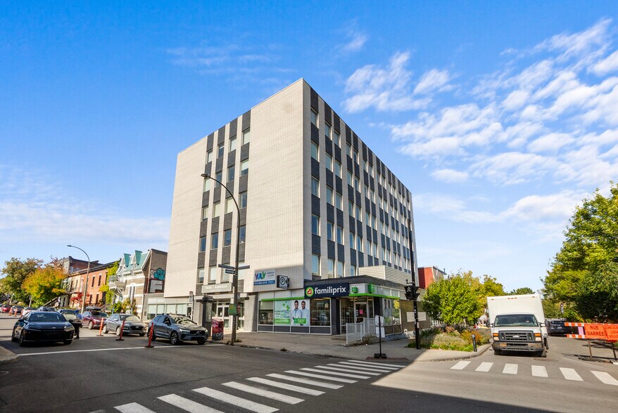3865-3885 Rue Saint-Urbain, Montréal, QC à louer - Photo de l’immeuble – Image 3 sur 5