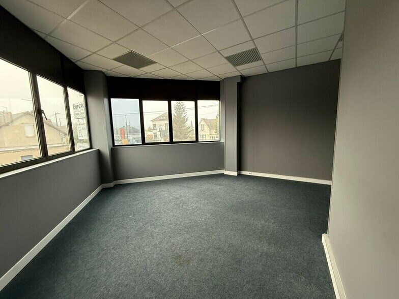 Bureau dans Beauvais à louer - Photo intérieure – Image 1 sur 32