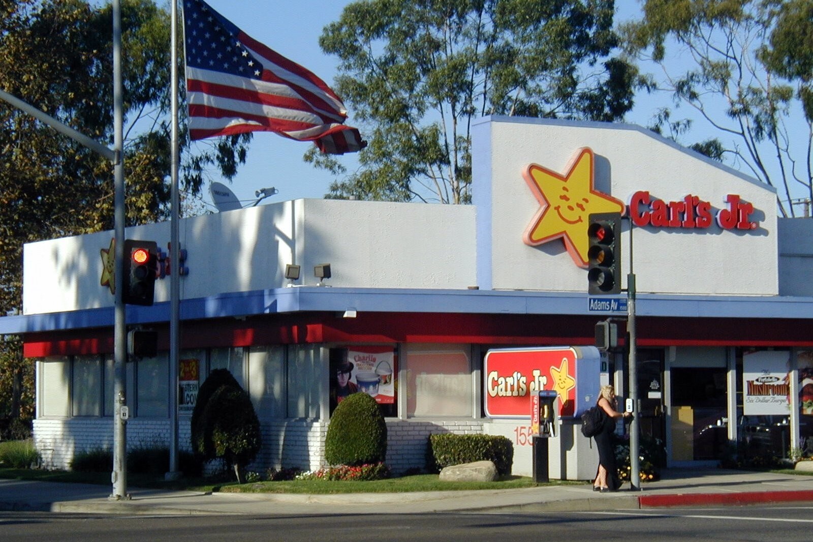 1550 Adams Ave, Costa Mesa, CA à louer Photo de l’immeuble– Image 1 sur 7