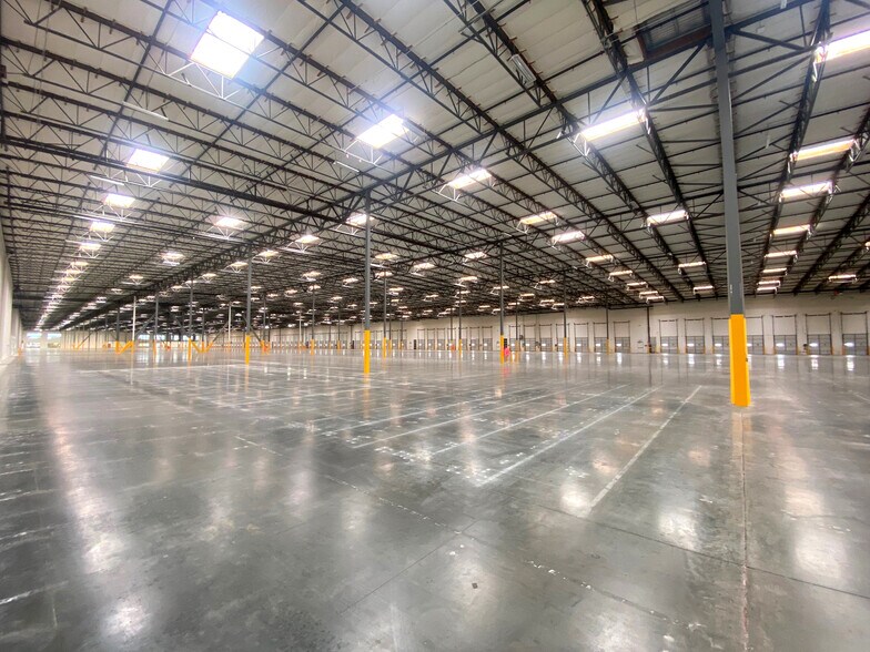 2101 W Flotilla St, Montebello, CA à louer - Photo intérieure – Image 3 sur 8