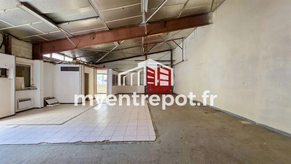 Local d’activités dans Marseille à louer - Photo de l’immeuble – Image 3 sur 8