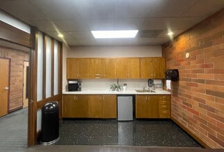 777 High St, Eugene, OR à louer Photo intérieure– Image 1 sur 2