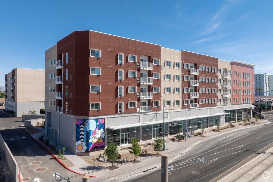424 W Main St, Mesa, AZ à louer - Photo de l’immeuble – Image 3 sur 13