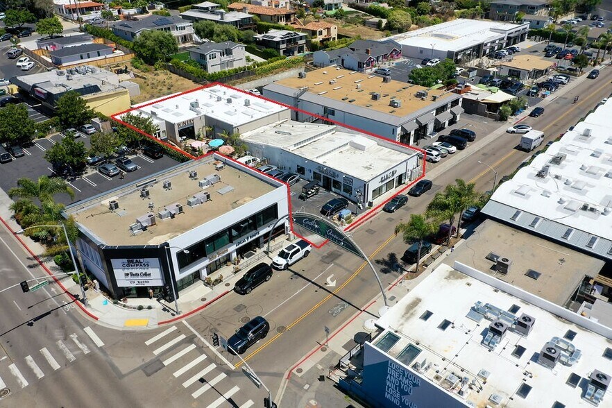 118 S Cedros Ave, Solana Beach, CA à vendre - Photo principale – Image 1 sur 32