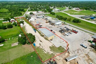1209 - 1211 Bensdale Rd, Pleasanton, TX à louer Aérien– Image 1 sur 21