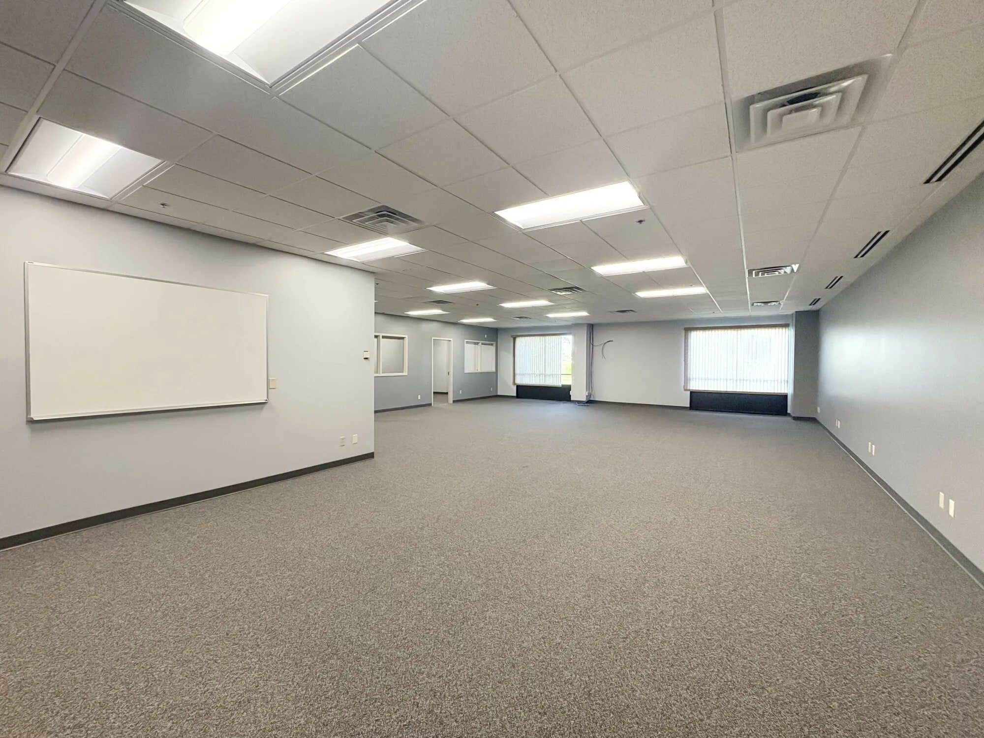 1961 Premier Dr, Mankato, MN à louer Photo intérieure– Image 1 sur 8