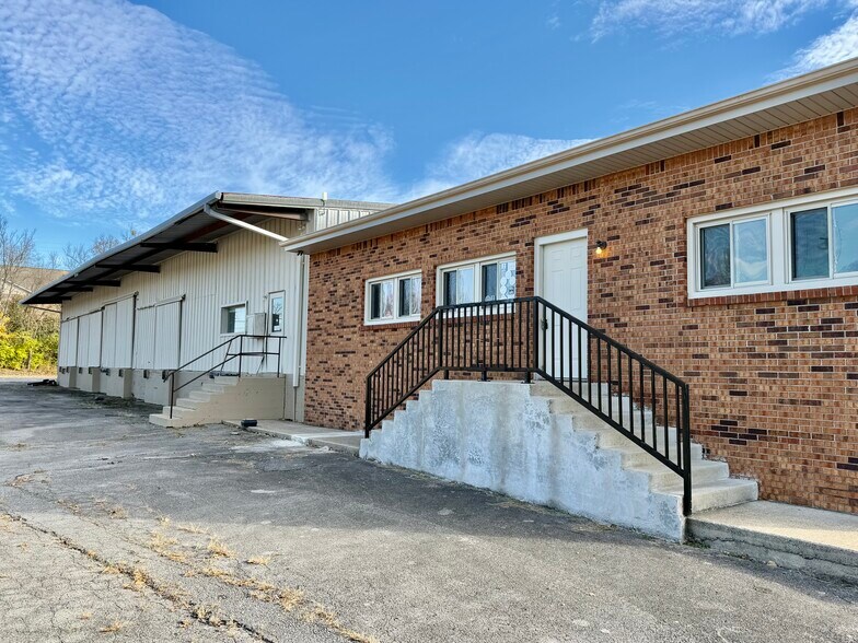 239 James St, Gallatin, TN à louer - Photo de l’immeuble – Image 1 sur 12