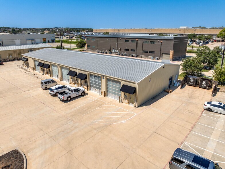 5761 Park Vista Cir, Keller, TX à vendre - Photo de l’immeuble – Image 2 sur 15