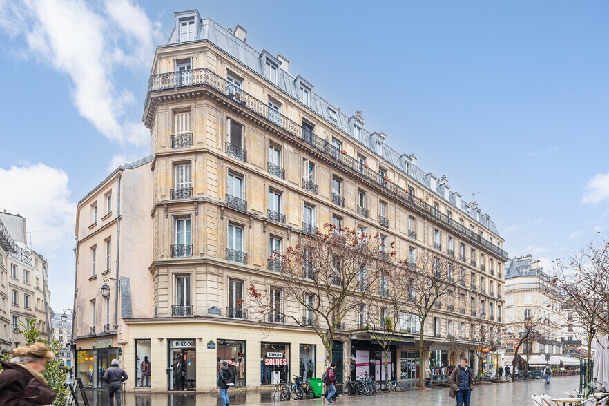 Immeuble residentiel dans Paris à vendre - Photo principale – Image 1 sur 5